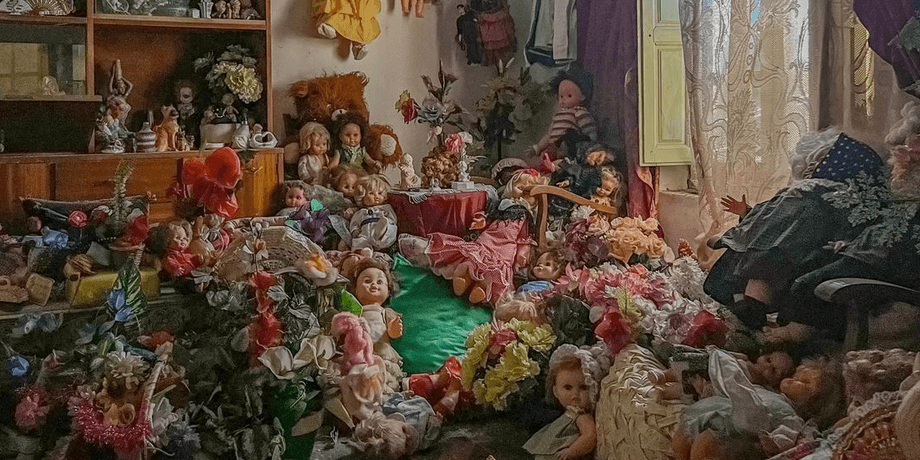 Будинок з ляльками, будинок, ляльки, іграшки, моторошне місце, моторошний будинок, прокляття, покинутий будинок, містика