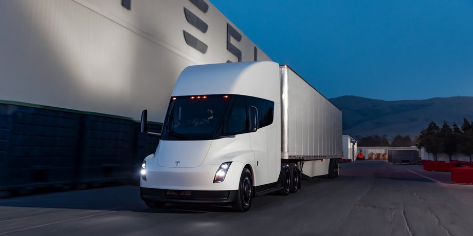 Tesla Semi, новая Tesla Semi, Tesla Semi 2023, электромобиль Tesla Semi, грузовик Tesla