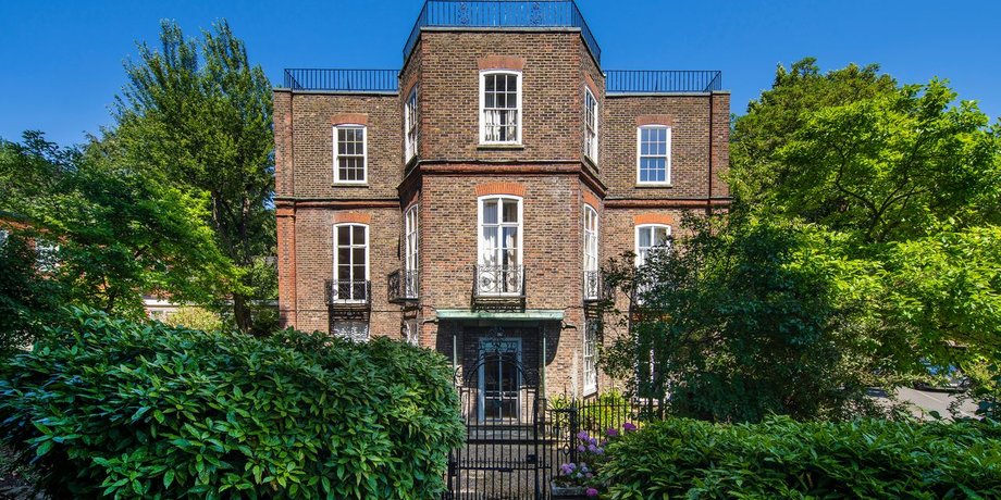 На аукціон виставили будинок Frognal House Шарля де Голля