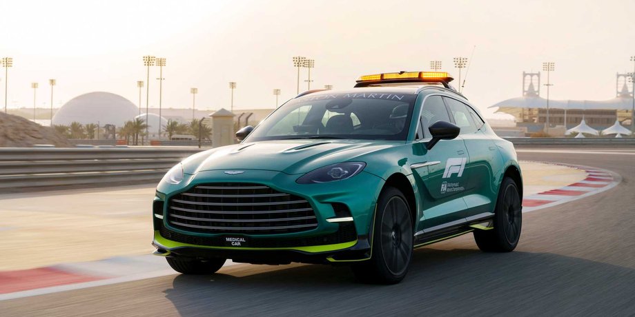 Aston Martin, Aston Martin DBX, Формула-1, Кроссовери, Швидка допомога, Авто, Автомобілі, Перегони, Фото