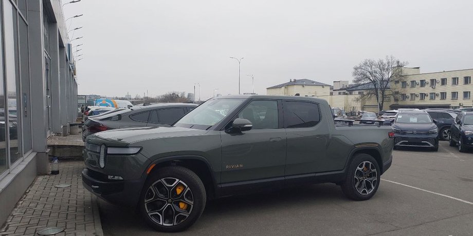 Новый Rivian R1T, Rivian R1T, пикап Rivian R1T, электромобиль Rivian R1T, электромобиль Rivian