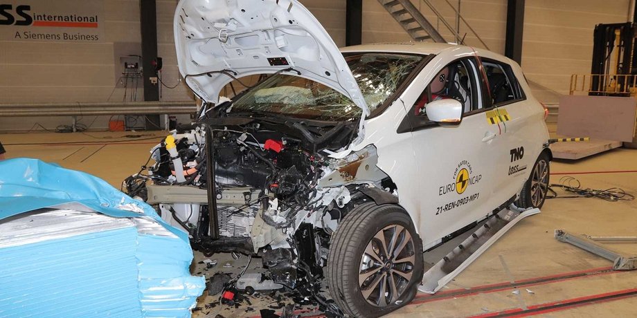 Краш-тест Renault Zoe, Краш-тест Dacia Spring, Renault Zoe, Dacia Spring, электромобили Renault, краш-тесты EuroNCAP