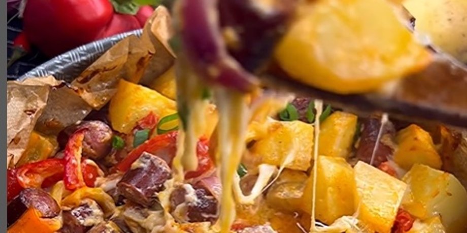 картопля з ковбасками, картопля, ковбаски, вечеря