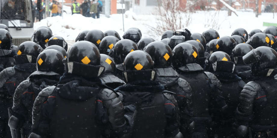 омон, толпа