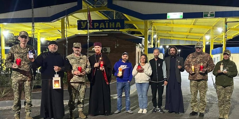 священники, военные, скауты