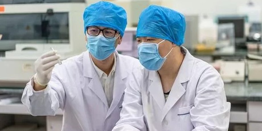 Китаєць прикидався лікарем, щоб виманити у своєї дівчини гроші на азартні ігри, накопичення боргів, скандал