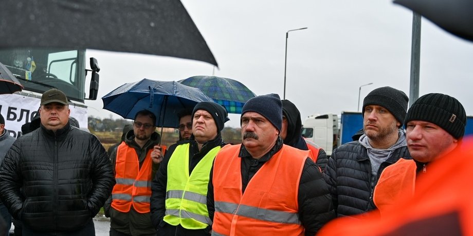 Водители, перевозчики, фуры, очереди, грузовики, голодовка, Польша, Украина, фото