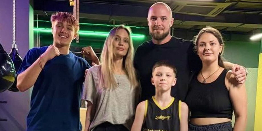 Анджеліна Джолі у Харкові Джолі разом із сином відвідала боксерський клуб у Харкові
