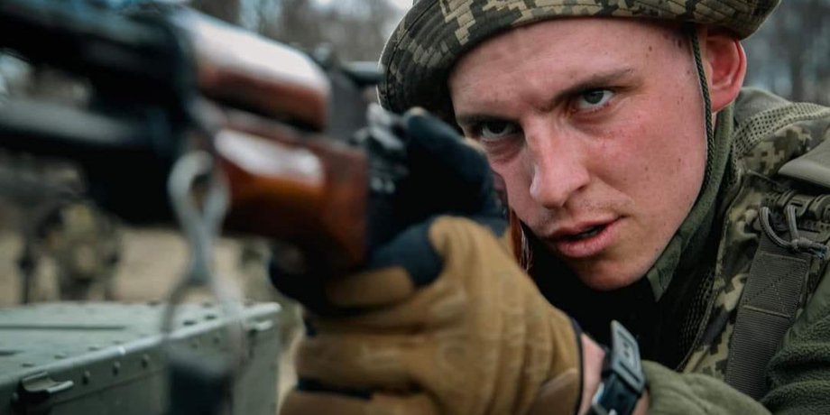 Военнослужащий с оружием