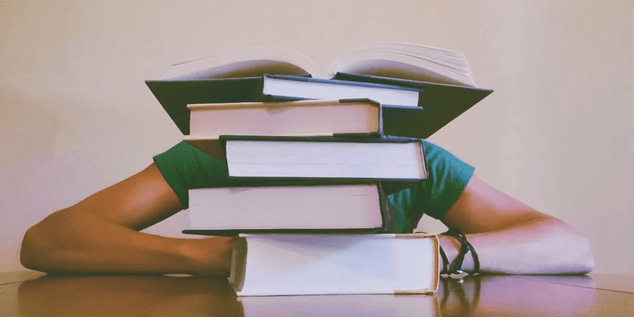Навчання, книжки, школа, вперше пішла до школи, 92-річна бабуся, літня жінка, навчилася читати і рахувати, почала вчитися