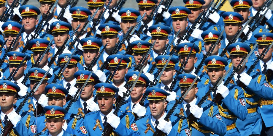 гвардейцы на параде