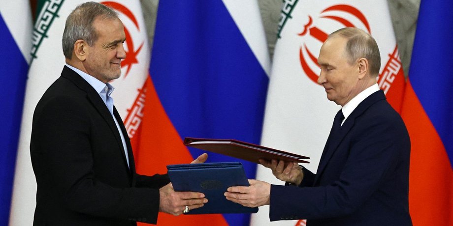 Президент Ирана Масуд Пезешкиан и Владимир Путин