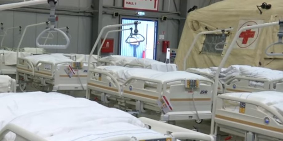 Прага, госпиталь, COVID-19, персонал, Чехия, пандемия коронавируса