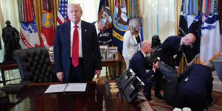 гордон финдли упал в обморок на глазах Трампа