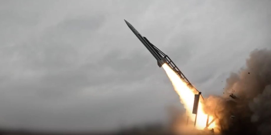 Пуск ракети FP-7