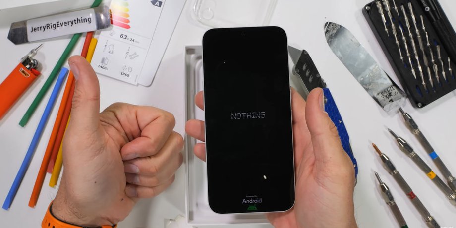 Nothing Phone 4a Pro тест на міцність
