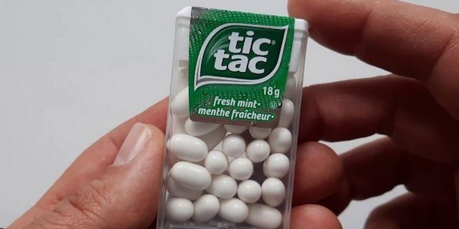 Как правильно открывать Tic Tac, тренды TikTok, курьезные видео, интересные лайфхаки, приколы, конфеты