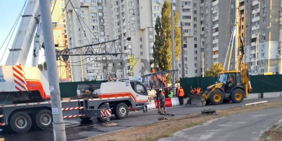 Падіння крана, будівельний кран Київ, Київ надзвичайна подія, КМДА пояснення, КМДА про кран, КМДА про будівництво
