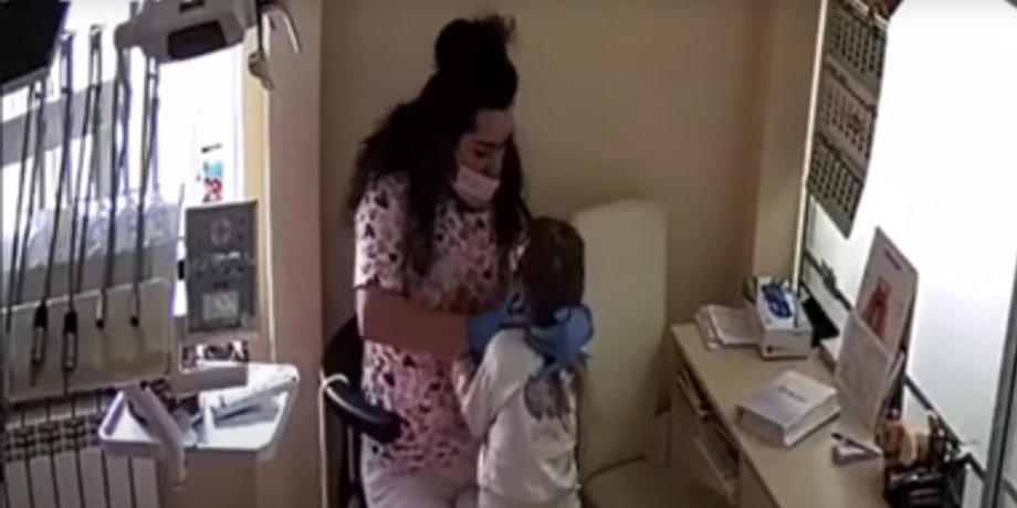 Стоматолог Инна Ковальчук в Ровно избивала малолетних пациентов