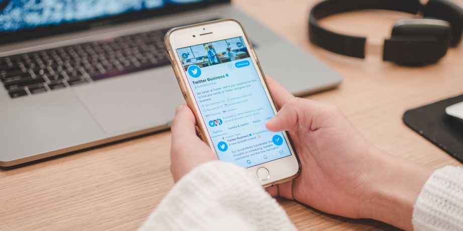 Twitter, смартфон, соціальна мережа, ЄС, Євросоюз