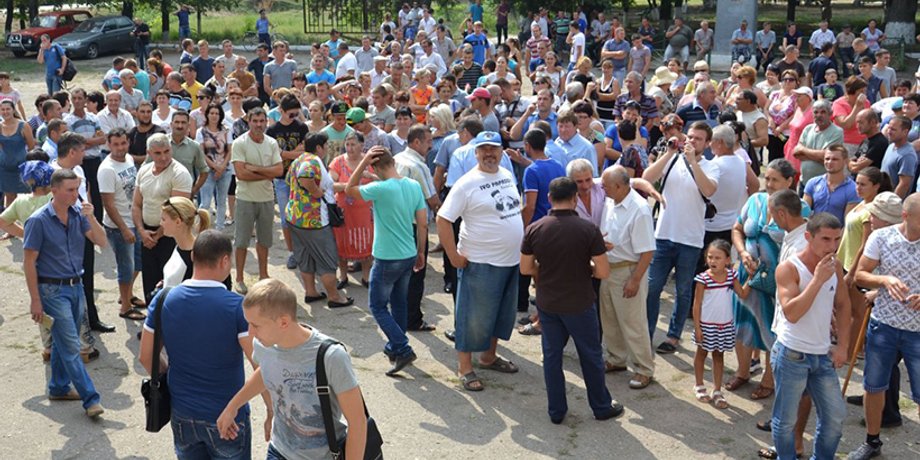 Сход в Лощиновке / Фото: УНИАН