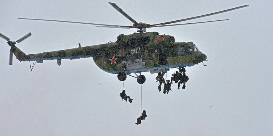 У Донецькій області FPV підірвав Мі-8 РФ з десантниками