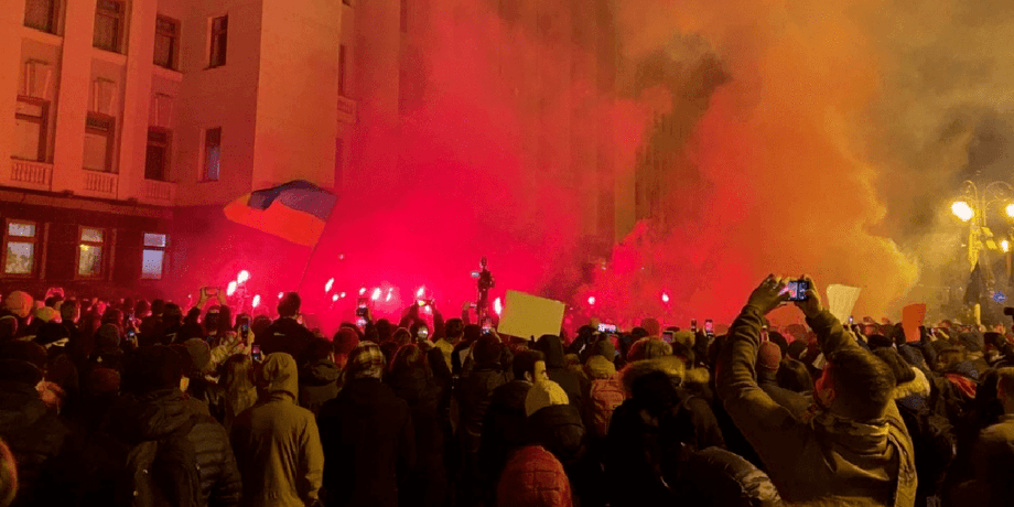 кабмін про протести біля офісу президента