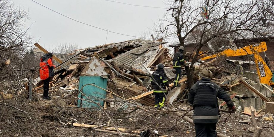 Днепрпетровская области, пожар, обстрел, война в Украине, разрушения, спасатель, фото
