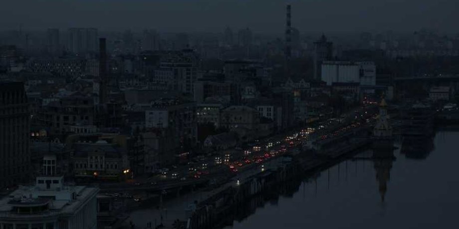 Відключення світла, Київ без світла, Київ вночі, блекаут, Київ блекаут, Київ знеструмлений, місто без світла