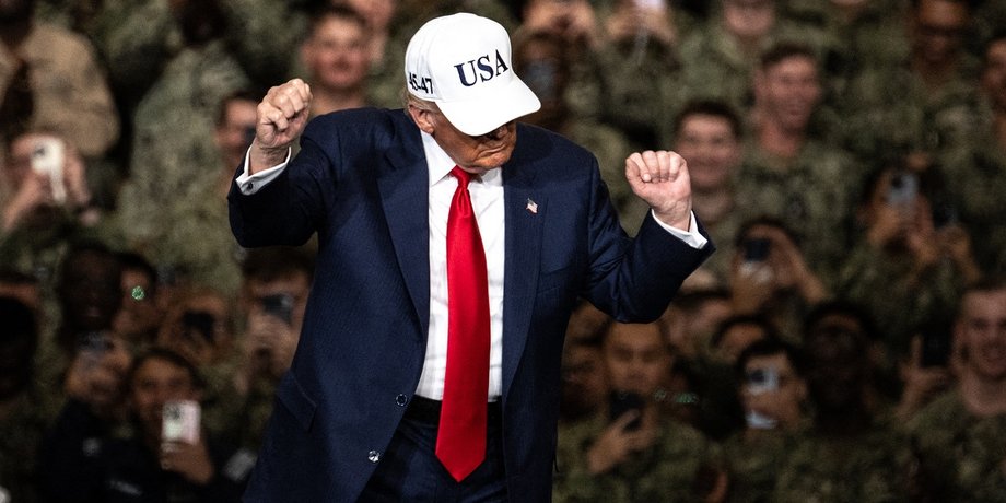 дональд трамп авианосец