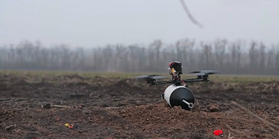 Дрон з оптоволоконним модулем