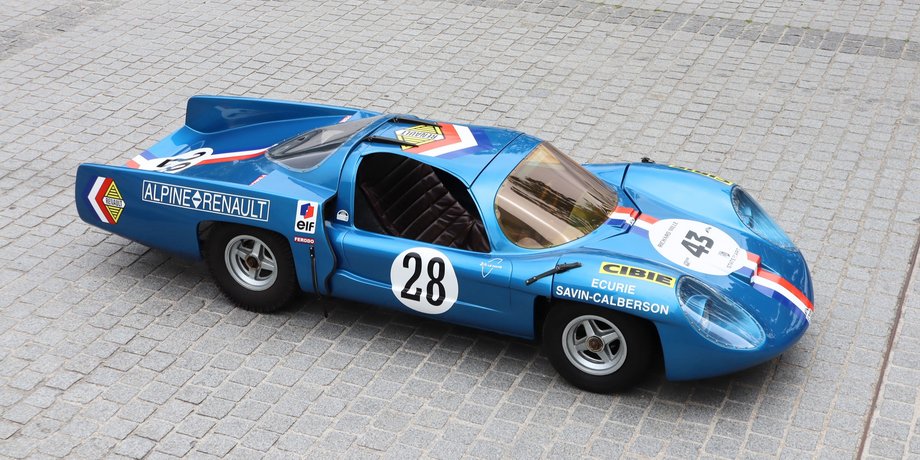 Alpine A220