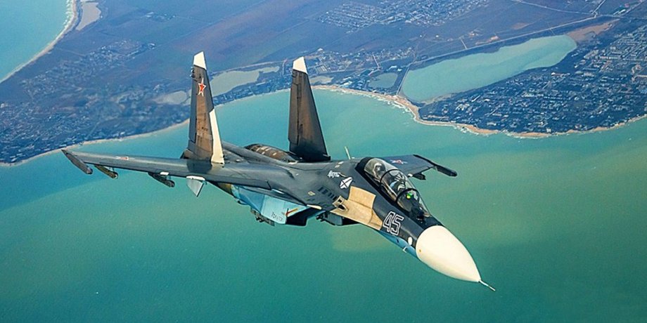 фото самолета Су-20 ВС РФ в полете