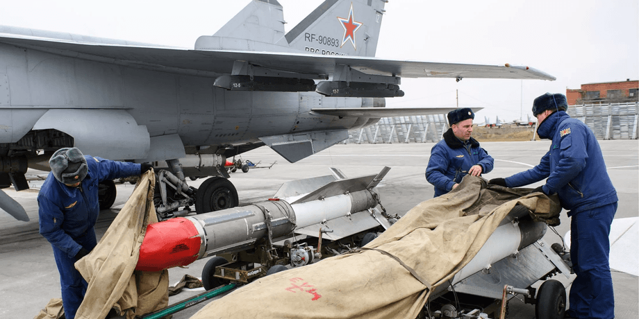 Истребитель МиГ-31 ВС РФ, самолеты РФ, авиация РФ, Бельбек самолеты РФ, Бельбек аэродром, Крым аэродром, Крым удары ракет, Крым удары дронов