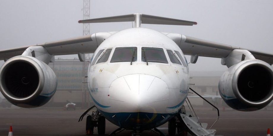 "Слуга народу" супроводжувала перший рейс "Київ — Миколаїв" літаком Ан-148