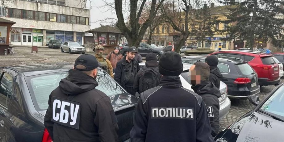 Поліція та СБУ в Ужгороді