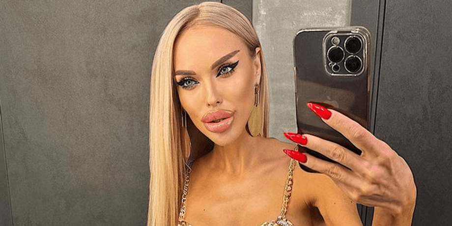 Алина Андриевская, смартфон