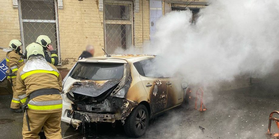 спалене авто київ, в києві вибухнуло авто
