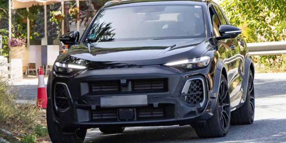 Автомобиль Porsche Macan 2029