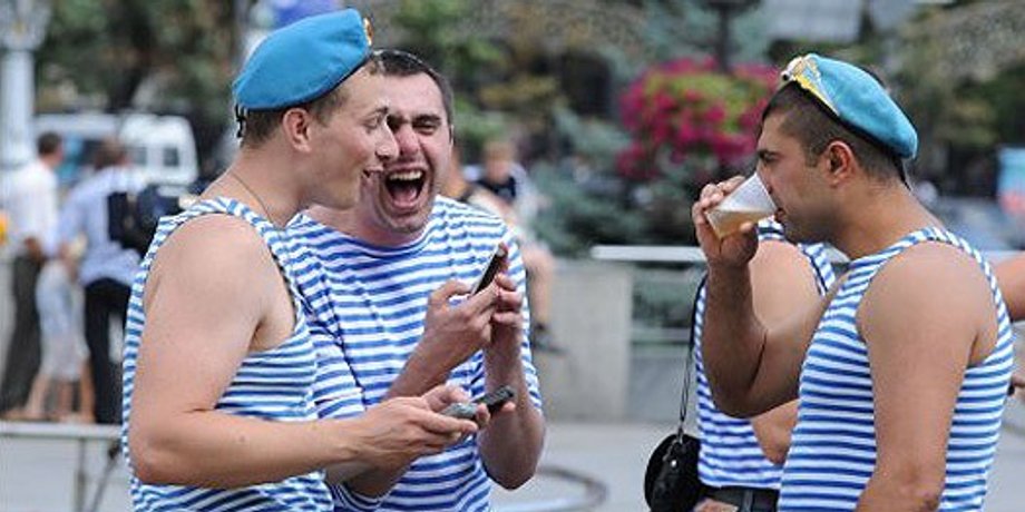 фото зі святкування Дня ВДВ у РФ