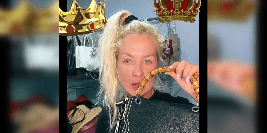 Анна продає сумки Анна, зірка ТікТока