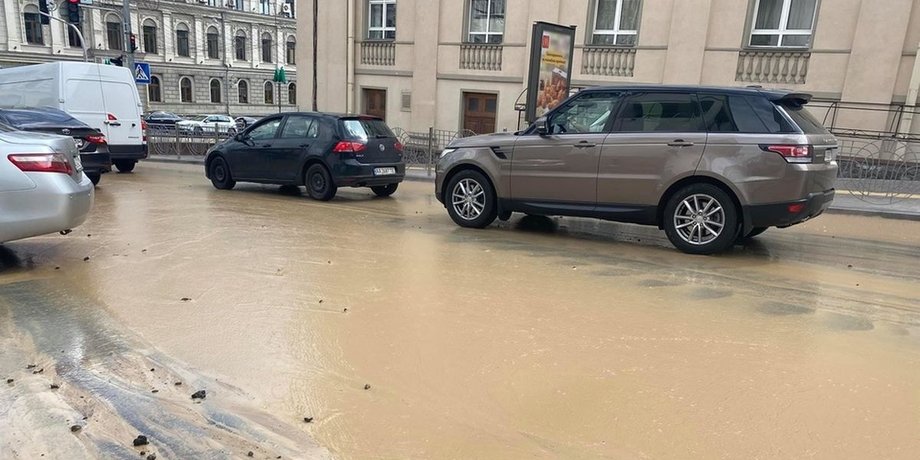 Киев, Пушкинская, водопровод, прорыв, авария,