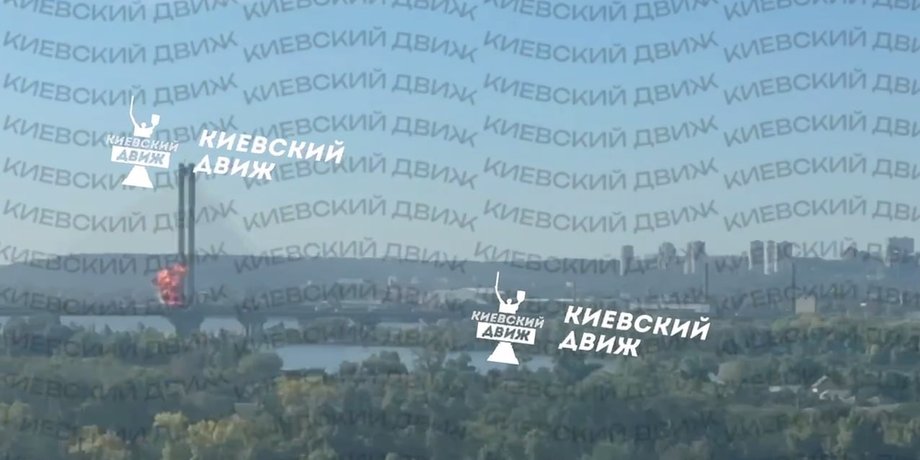Через атаку дронів на Південному мосту зупинили рух траспорту