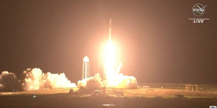 Crew Dragon, SpaceX, МКС, астронавты