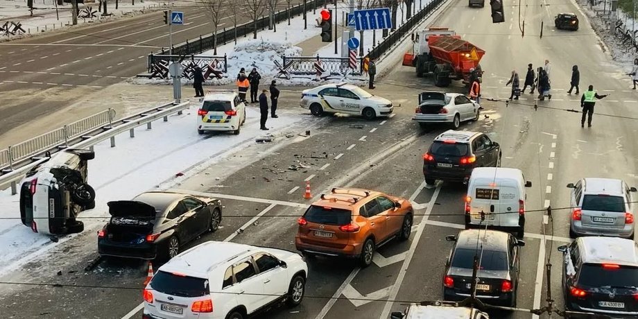 дтп в киеве, дтп под воздухофлотским мостом, аврия в киеве, авария под воздухофлотским мостом