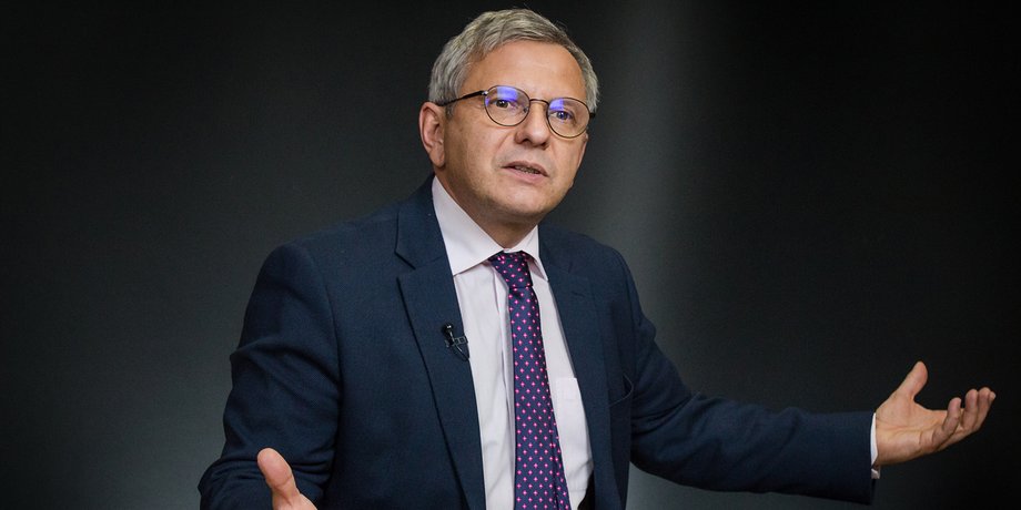 допомога партнерів, підтримка Заходу, Олег Устенко