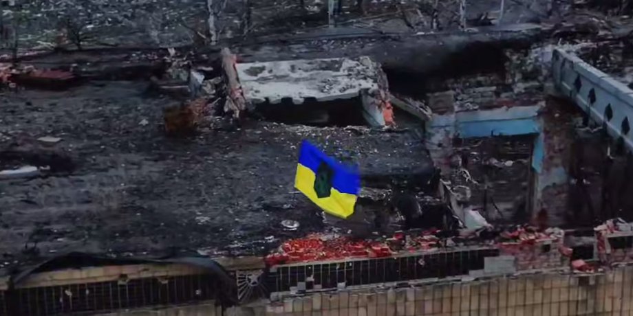 Українські військові підняли прапор над міськрадою Куп'янська