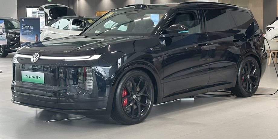 Volkswagen ID. Era 8X отримав запас ходу з бензиновим генератором: оголошено ціни кросовера