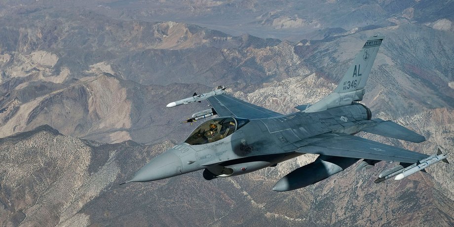 General Dynamics F-16 Fighting Falcon, F-16, винищувач F-16, F-16 Falcon, ЗСУ Falcon, винищувач ЗСУ, ЗСУ пілоти F-16