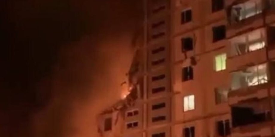 Пожар, жилой дом, Умань, Черкасская область, ракета, прилет, обстрел, война в Украине